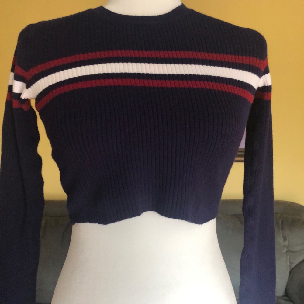 Long sleeve crop sweater